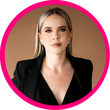 Médico(a) pousando para depoimento